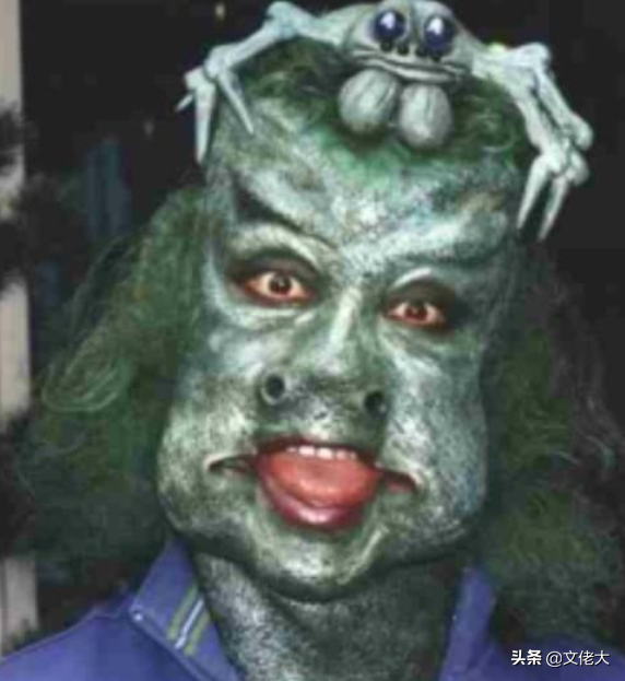 一個鼻子上長“犄角”一個頭頂“山水畫”演員們的古裝造型太奇葩 一個鼻子上長“犄角”一個頭頂“山水畫”演員們的古裝造型太奇葩