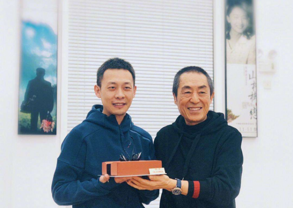 多部影片蜂擁賀歲，馮小剛新作提前逃檔，張藝謀勢要放手一搏