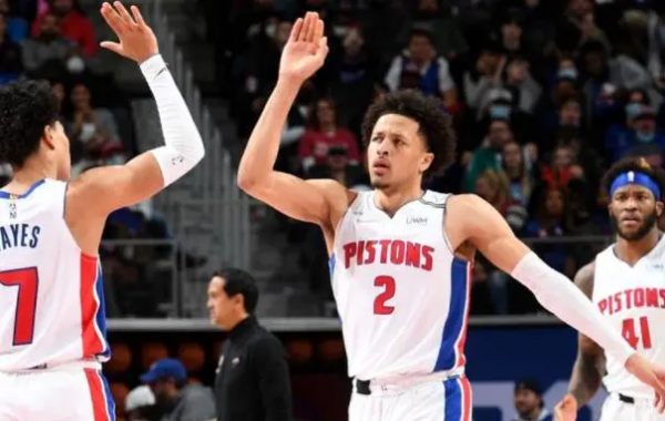 坎寧安連續兩場送出10+助攻，活塞隊史1994年後首位新秀