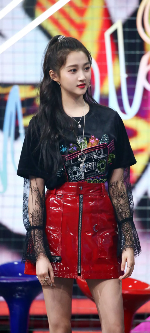 關曉彤桌布 關曉彤桌布