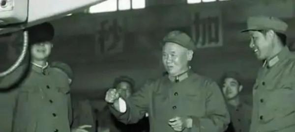 第二野戰軍，除了劉鄧以外，還有九位是國人皆知的大人物