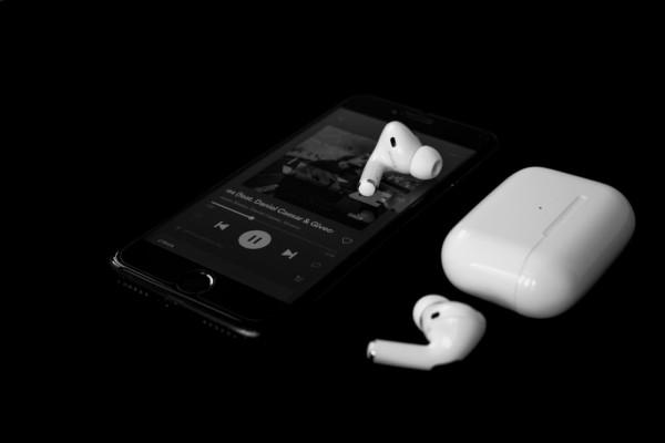 全球真無線耳機銷量最新榜：華為無緣前五，蘋果暴跌超四分之一