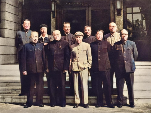 1954年，新的國務院為啥有10位副總理？看了名單你就知道了