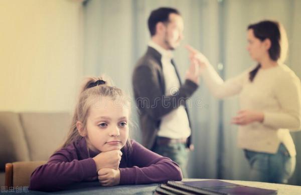 當父母吵架時孩子會發生什麼變化 當父母吵架時孩子會發生什麼變化