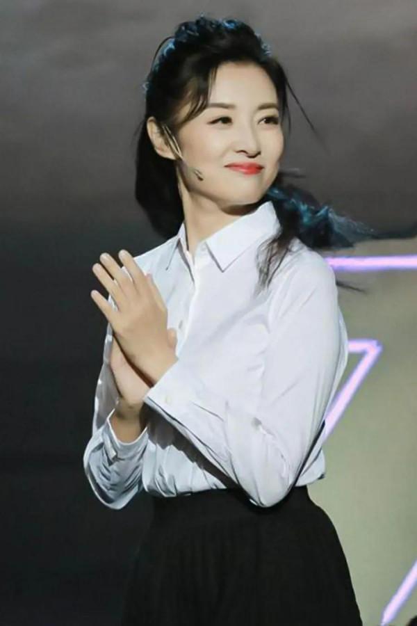 周濤：成熟大氣，溫柔端莊，有著中國女性的古典美