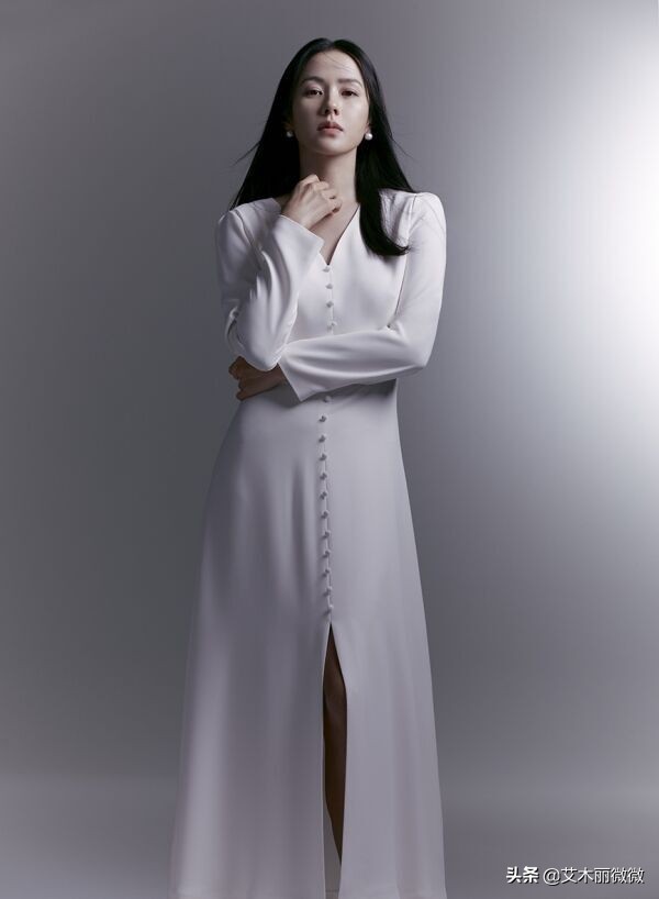 孫藝珍越“老”越有味道,穿搭簡約拍秋冬寫真,氣質清冷真迷人 孫藝珍越“老”越有味道,穿搭簡約拍秋冬寫真,氣質清冷真迷人