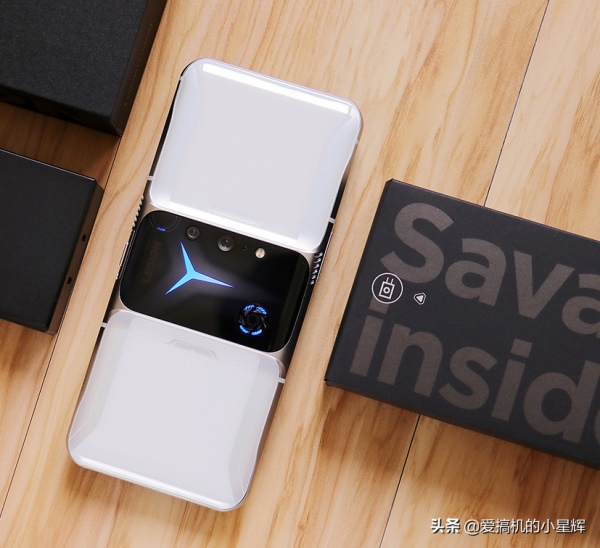 從5299跌至3199元，18GB+256GB+5500mAh，144Hz高階旗艦加速退場