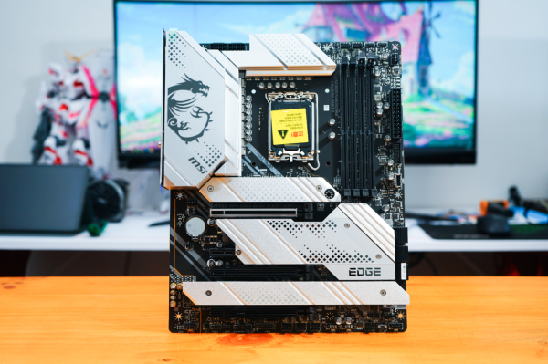 朗科絕影RGB記憶體評測：國產長鑫顆粒加持！媲美三星CL14超低時序