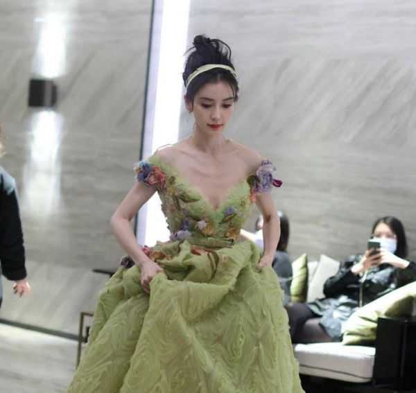 芭莎紅毯：楊冪顯老、宋佳翻車、楊穎美出新高度，4對真假CP發糖