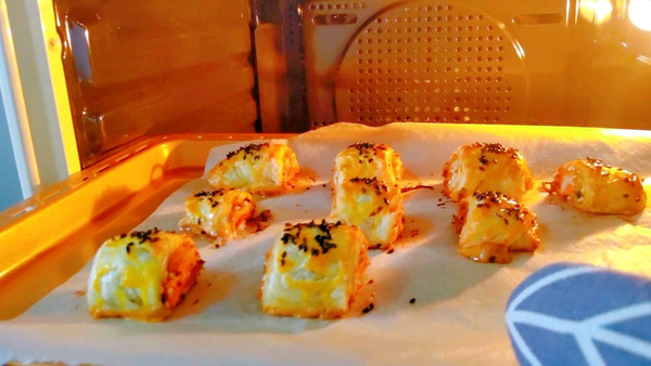 最讓孩子停不下筷子的竟然是火腿肉鬆卷 最讓孩子停不下筷子的竟然是火腿肉鬆卷