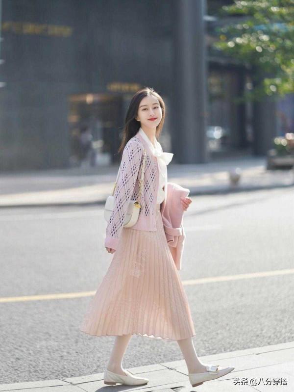 穿衣懂配色氣質提升一大截，這幾個顏色溫柔顯白又洋氣，誰穿誰美