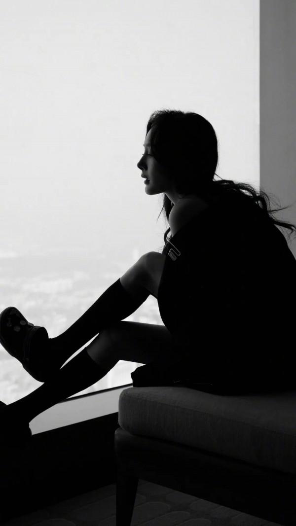 絕世美人楊冪，今日率性迷人，氣場全開，沉醉在你的魅力之中