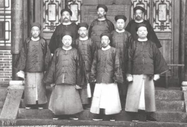 曾國藩下令招募三千兵勇,王錱存有私心招了一萬,曾:難與謀大事 曾國藩下令招募三千兵勇,王錱存有私心招了一萬,曾:難與謀大事