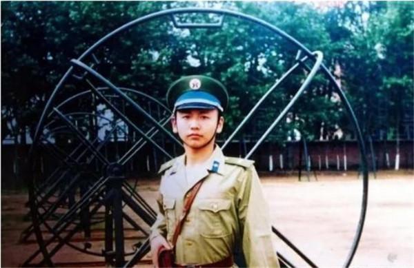 南海撞機談判內幕:美方道歉信5次被駁回,美機拆解十多天才運走 南海撞機談判內幕:美方道歉信5次被駁回,美機拆解十多天才運走