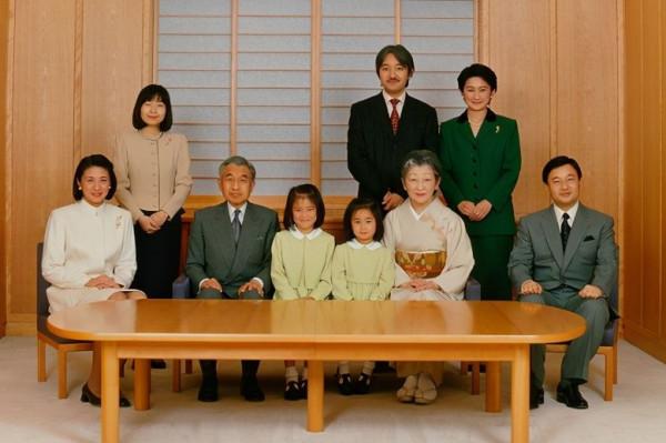 紀子妃：日本皇室“笑容最可怕的女人”，拼三胎生兒子，也有苦衷