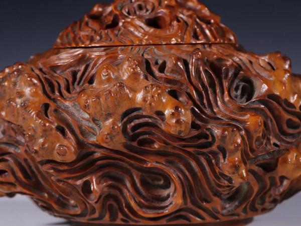 舊藏「黃楊木鑲壽山石鈕 香薰擺件」規格長10.5寬10高9.1內徑5.2cm