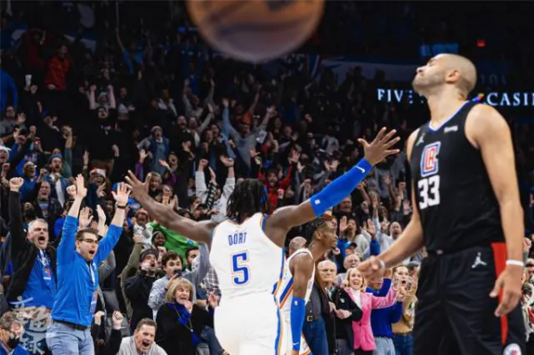 慘遭雷霆絕殺!肯納德太合理,雷吉偏亂,快船交易勢在必行? 慘遭雷霆絕殺!肯納德太合理,雷吉偏亂,快船交易勢在必行?