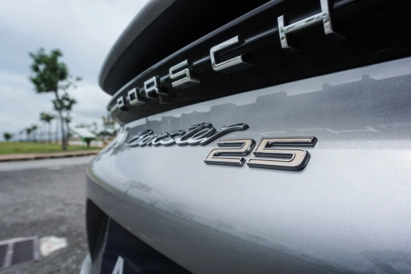 全球限量1250臺，這臺718 Boxster 有哪些高能進階？