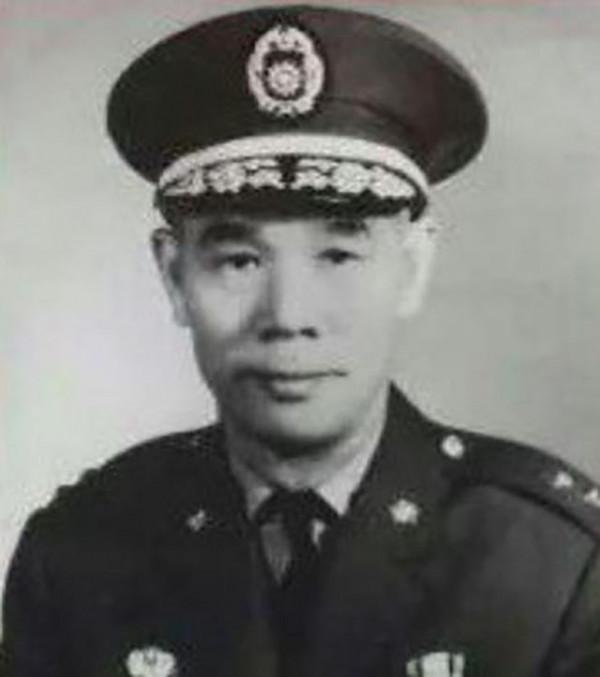 毛主席詢問俘虜人數,參謀:抓了一溝俘虜,主席:什麼叫一溝俘虜 毛主席詢問俘虜人數,參謀:抓了一溝俘虜,主席:什麼叫一溝俘虜