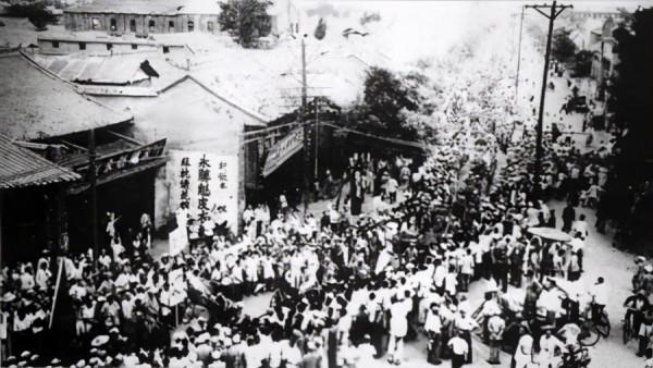 為打倒叛徒父親,兒子選擇參軍,開國大典時被告知:你父是我黨特工