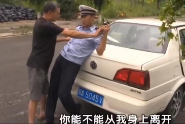 停播3年，那個從不開罰單的“網紅交警”譚喬，為何患抑鬱症了？