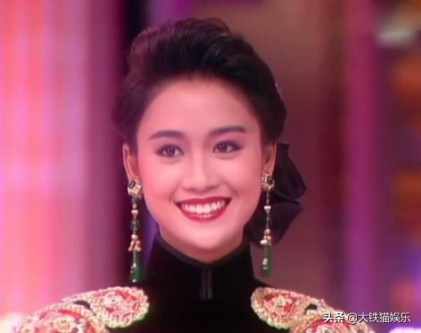 鼻子塌也漂亮的女明星,只服這四位,誰說面部一枝花全靠鼻當家? 鼻子塌也漂亮的女明星,只服這四位,誰說面部一枝花全靠鼻當家?