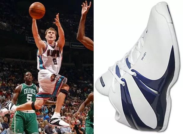 歐文復出！上腳第3代簽名鞋，科比配色加持，師弟上腳AND1搶風頭