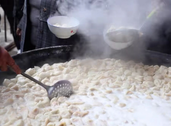 山西煤老闆太豪橫,婚宴現支3口大鍋煮餃子,來吃的親戚像趕大集 山西煤老闆太豪橫,婚宴現支3口大鍋煮餃子,來吃的親戚像趕大集