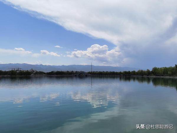 漢EV自駕新疆伊犁，一個人獨自玩耍，逛鞏留縣的蝶湖景區