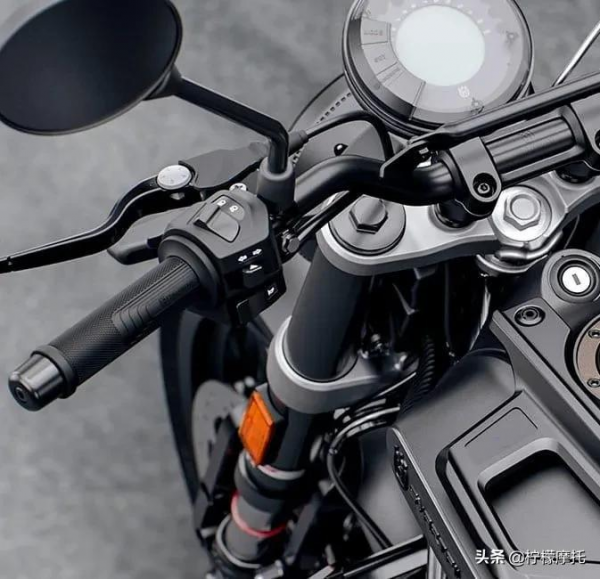 KTM/胡思瓦納釋出新款125街車