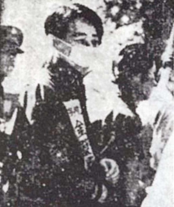 川島芳子槍決過程：戴著口罩前往槍決現場，腦袋被槍打破面目全非