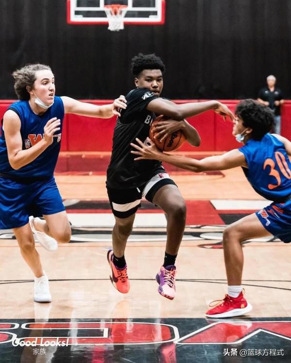 詹姆斯小兒子14歲已身高185！球場訓練照被詹姆斯轉發