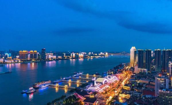 近30年,武漢只領先了成都2年,這30年武漢都經歷了什麼? 近30年,武漢只領先了成都2年,這30年武漢都經歷了什麼?