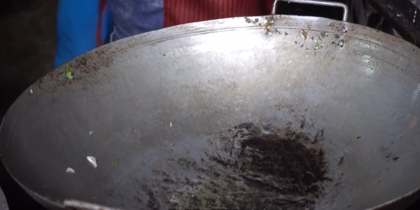 印度人學完中國菜回家開店，生意特別火爆，看看都學到了幾分精髓