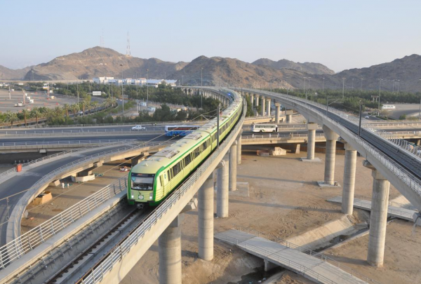 12年前，中國為沙特修建鐵路，為啥還倒貼了40多億，難度太大？