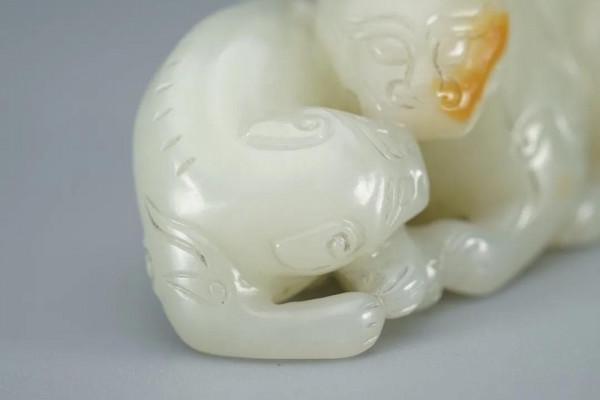 清代：和田玉「雙歡」把玩件