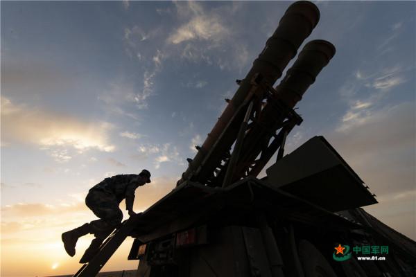 組圖丨南部戰區空軍地導某旅實兵對抗錘鍊防空利箭 組圖丨南部戰區空軍地導某旅實兵對抗錘鍊防空利箭
