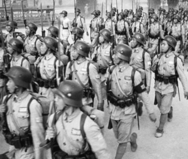 1950年，陳賡剿匪擊斃龍雲兒子，毛澤東批示：讓龍副主席親自處理