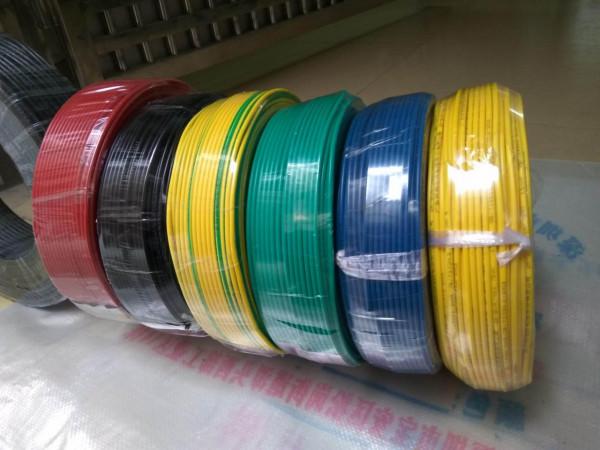 師傅給房屋裝電線，用1&period;5平方，這麼細的電線帶電器能安全嗎