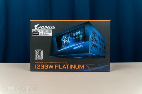 螢幕酷炫,用料誇張,適合高階玩家、技嘉鉑金雕1200W白金牌電源 螢幕酷炫,用料誇張,適合高階玩家、技嘉鉑金雕1200W白金牌電源
