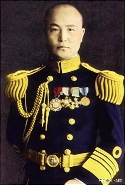 他是民國海軍一級上將,指揮江陰海戰擊落日機20架,後擔任副省長 他是民國海軍一級上將,指揮江陰海戰擊落日機20架,後擔任副省長