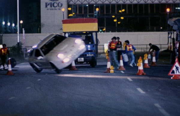 合作大島由加利,找來成龍幫忙,但這部動作片還是沒能挽救陳勳奇 合作大島由加利,找來成龍幫忙,但這部動作片還是沒能挽救陳勳奇