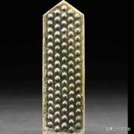 中國有一座古墓，日軍曾數次盜掘未遂，結果出土一價值10億的瓷器