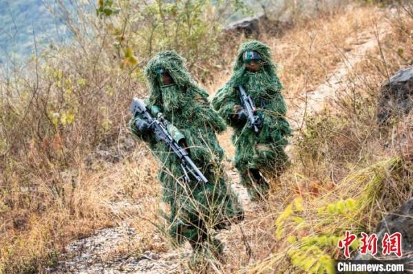 真打實練 直擊武警特戰隊員實戰化練兵