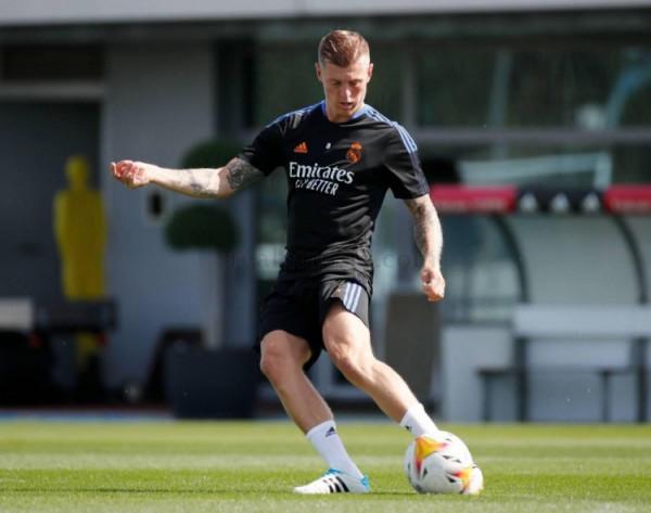 好久不見！皇馬官網曬出克羅斯今日參與隊內有球訓練照片