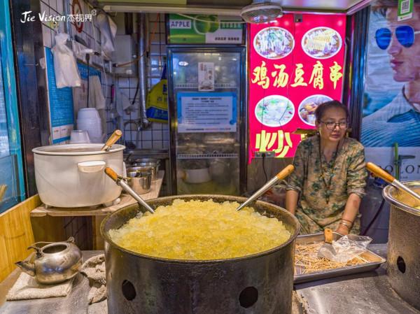 這裡的夜市能擼貓!啤酒 美食 擼貓一個都不能少 長春桂林路夜市 這裡的夜市能擼貓!啤酒 美食 擼貓一個都不能少 長春桂林路夜市