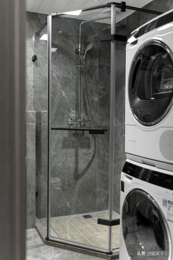 她家138㎡大宅，一進門玄關就把我迷住，客廳設計太棒了！曬一曬