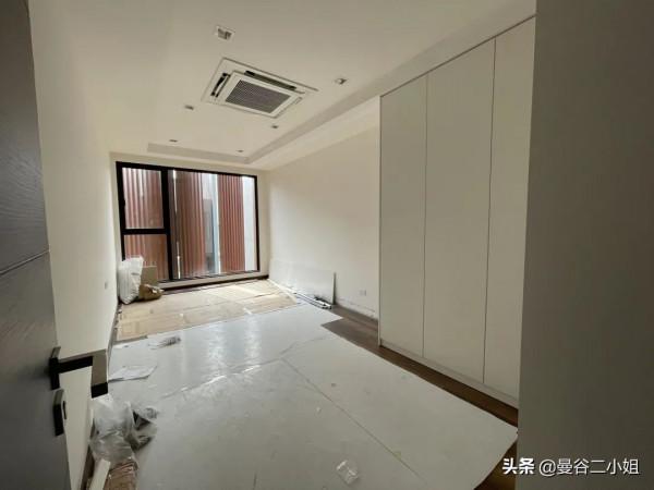 四川妹子在泰國的新家，一棟4層樓聯排別墅，裝修花了320萬泰銖