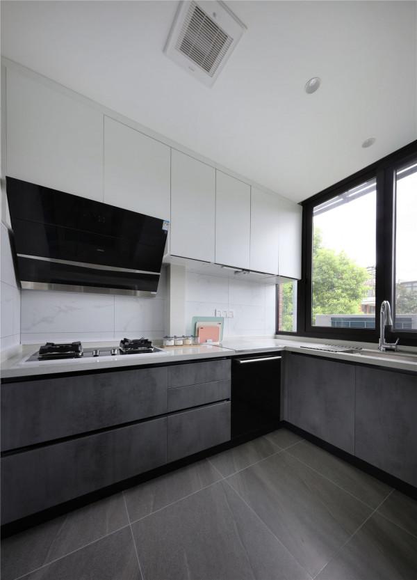 四房裡三代人的生活,155㎡簡約不花哨,能讓家務少一半 四房裡三代人的生活,155㎡簡約不花哨,能讓家務少一半