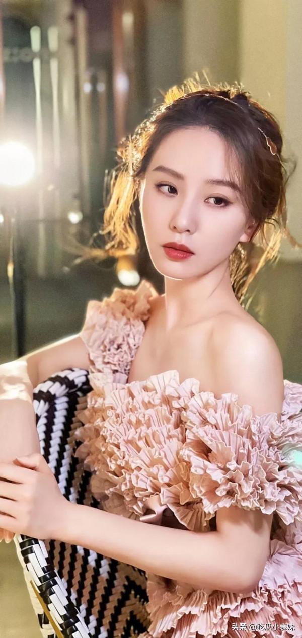 劉詩詩，端莊富貴，又有顏值又有身材